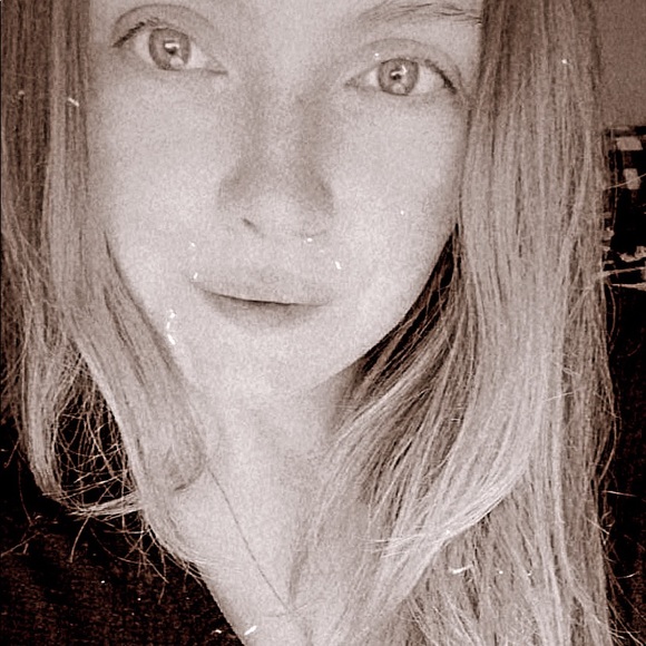 Profile Picture of Kathryn Trubenbach (@ktrubenbach) on Poshmark