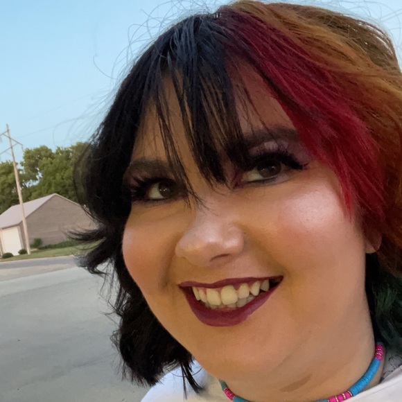 Profile Picture of Michaela Sirek (@mqs2425) on Poshmark