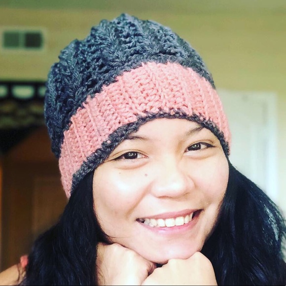 Profile Picture of ! theresa 🧶 Cabaylo (@theresacabaylo) on Poshmark