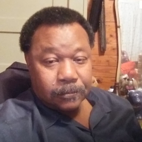 Profile Picture of Allen Clark (@allenclark731) on Poshmark