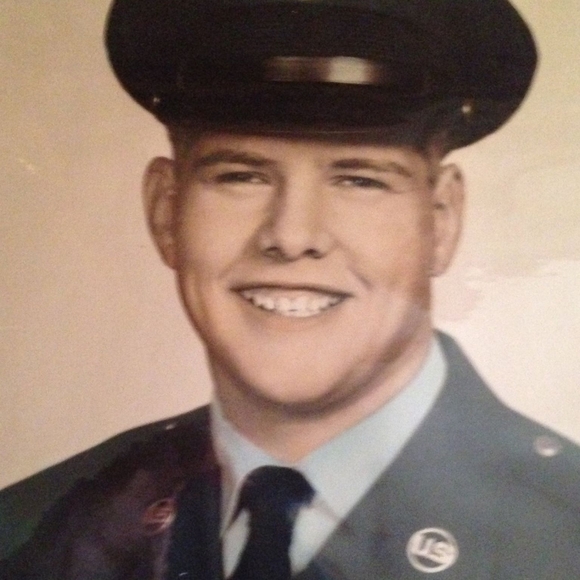 Larry Chauvette - Poshmark Profile Picture of Larry Chauvette (@lchauvette) on Poshmark