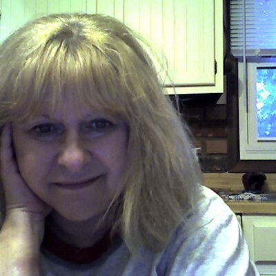 Profile Picture of Debbie Conley (@queeniepeters) on Twitter