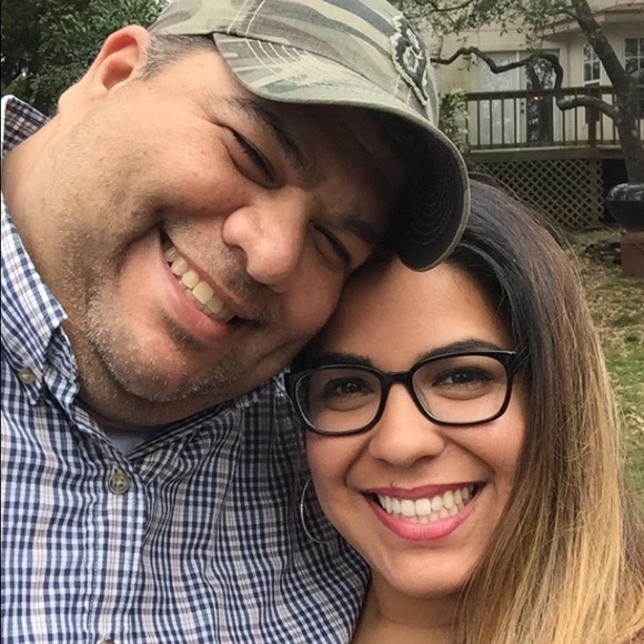 Profile Picture of Candyce Gutierrez (@candyce22) on Poshmark