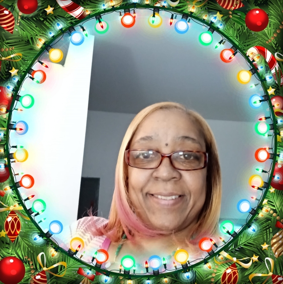 Profile Picture of Debra Baldwin (@bigdeb2342) on Poshmark
