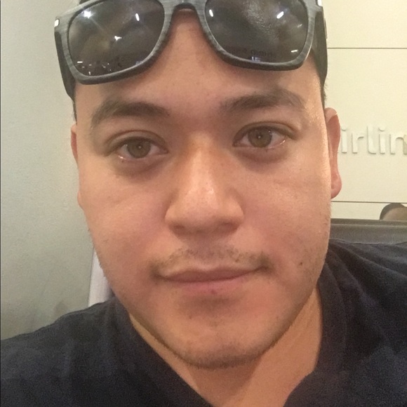 Profile Picture of David Godinez (@dagodzz) on Poshmark