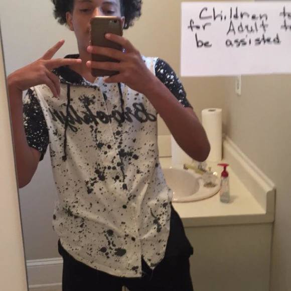 Profile Picture of Andrew Laney (@andrewlaney) on Poshmark