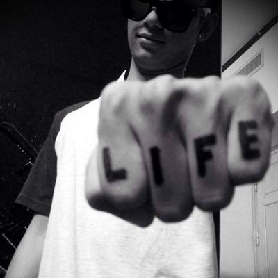 Profile Picture of Andree Long (@thailong5562) on Twitter