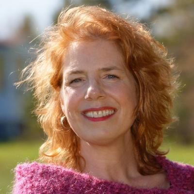 Profile Picture of Kate Hammett-Vaughan (@KateHVsings) on Twitter