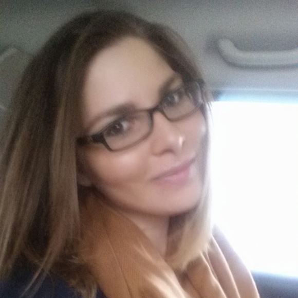 Profile Picture of Danielle Maffei (@dmaffei1013) on Poshmark