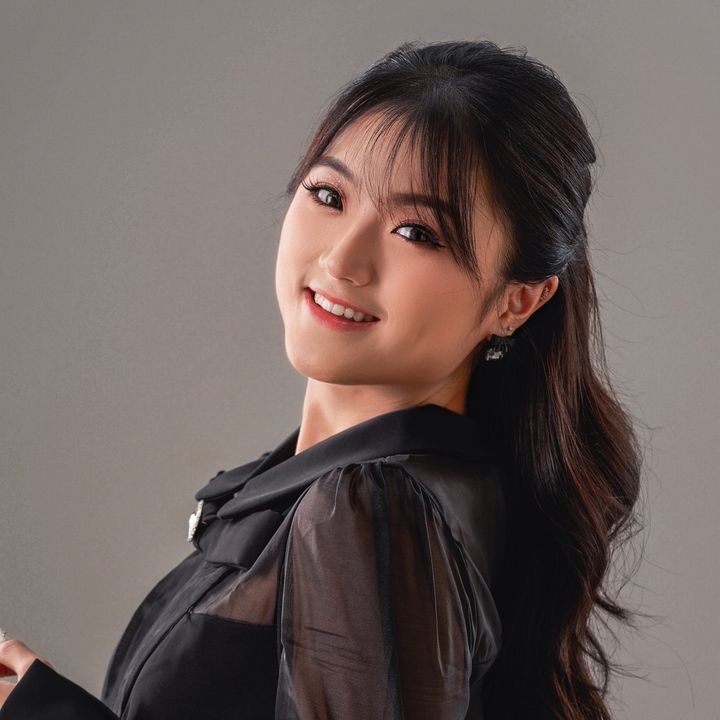 Profile Picture of CICI SUKA NYANYI (@chrisalia_) on Tiktok