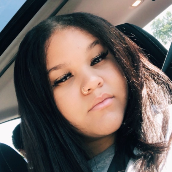 Profile Picture of Cassidy Chirkoski (@cassjchirkoski5) on Poshmark