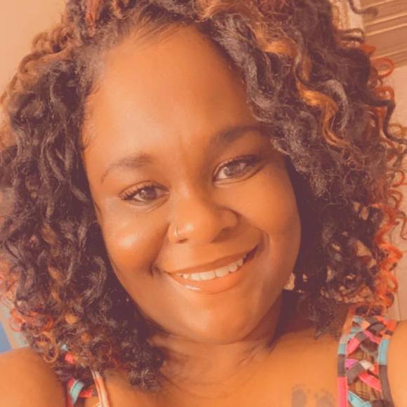 Profile Picture of Luckey Bethel (@luckeyb) on Poshmark