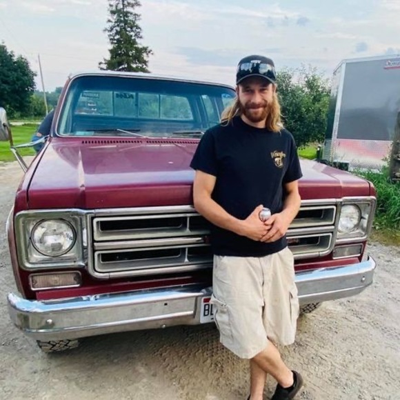 Profile Picture of Devin Breznikar (@devin15170) on Poshmark