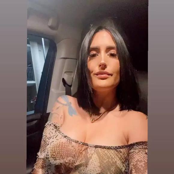 Profile Picture of Laura Quintero (@lauraquinter868) on Poshmark