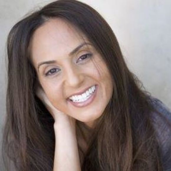 Profile Picture of Naz Navab (@takeme2hawaii) on Poshmark