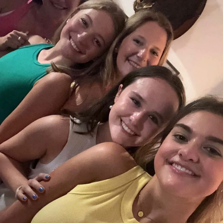 Profile Picture of anne (@anneroberds) on Tiktok