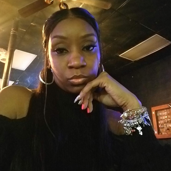 Profile Picture of Charisse Carter (@charisse1977) on Poshmark