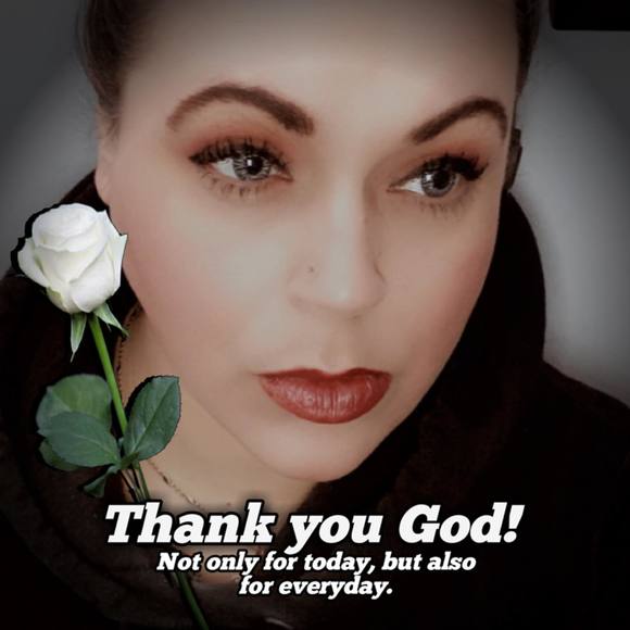 Profile Picture of Jennifer Kourtis (@kourtis88) on Poshmark