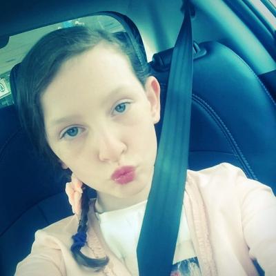 Profile Picture of Jessica Toal (@itsjessicatoal) on Twitter