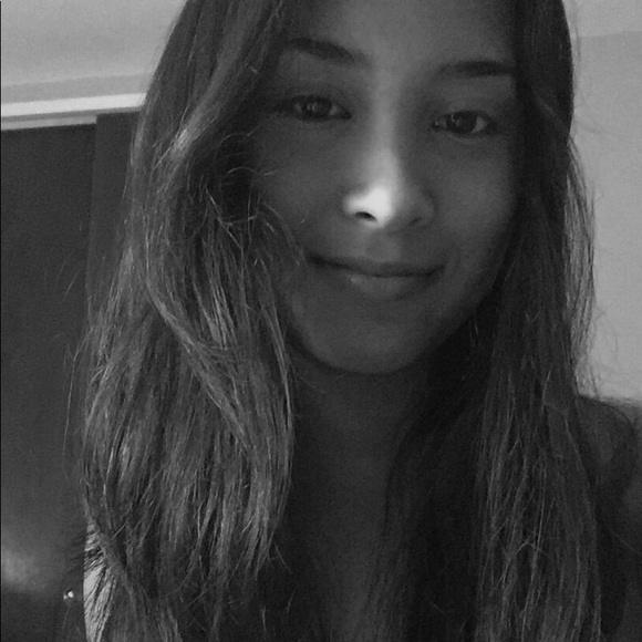 Profile Picture of Dilhani Jay (@dilhanijay) on Poshmark