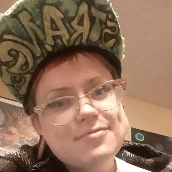 Profile Picture of Samantha Maters (@psychedelicsam) on Poshmark