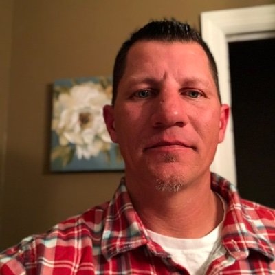 Profile Picture of Mike Booze (@booze_mike) on Twitter