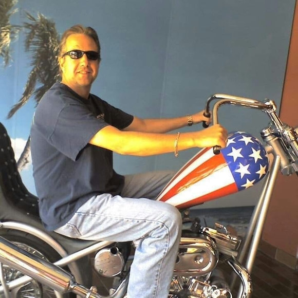 Profile Picture of Bobby Beasley (@bobby4bz) on Poshmark