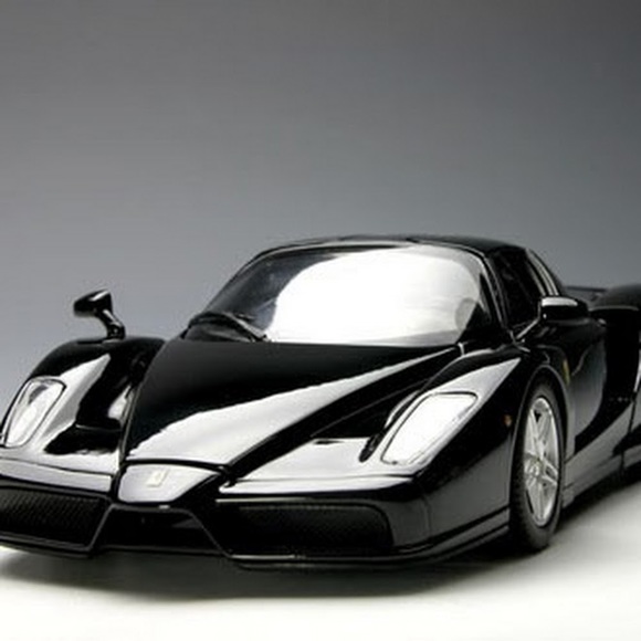 Profile Picture of Graham Albion (@mrgman11) on Poshmark