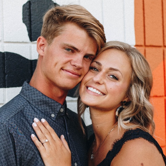 Profile Picture of Haley Bouwman (@bouwmanhaley) on Poshmark