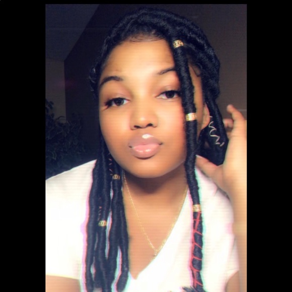 Profile Picture of Ishauna Pampuan (@shaunanikole) on Poshmark