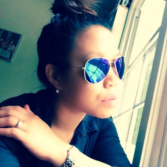 Profile Picture of Cecile Eyerly (@cezychic) on Poshmark