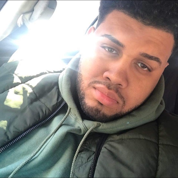 Profile Picture of Alex Goris (@soulextpl) on Poshmark