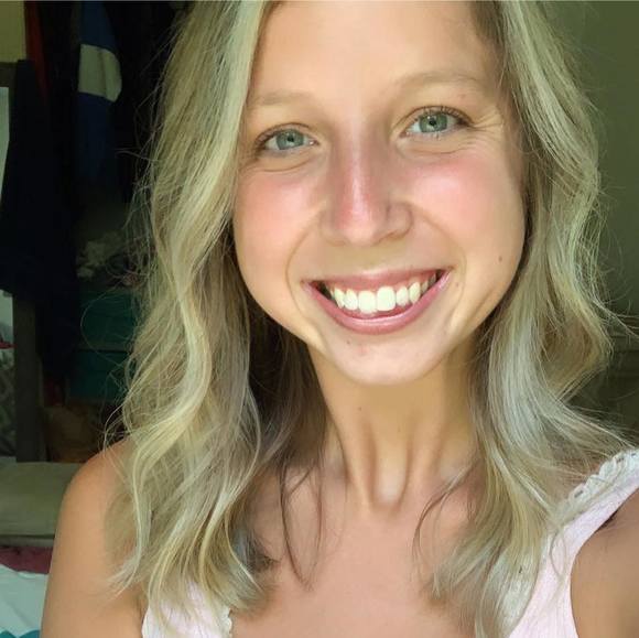 Profile Picture of Danielle Lemay (@daniellelemay1) on Poshmark