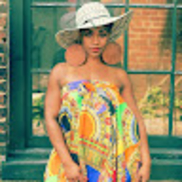 Profile Picture of Tia Smedley (@thetiasmedley) on Poshmark