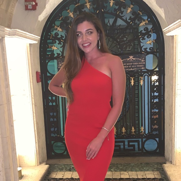 Profile Picture of Jala Alatassi (@jalatassi1998) on Poshmark