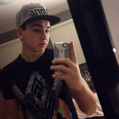 Profile Picture of Peter Peri (@PeterPeri9) on Twitter