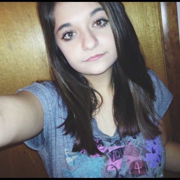 Profile Picture of Erin Karnuth (@erinkarnuth) on Poshmark