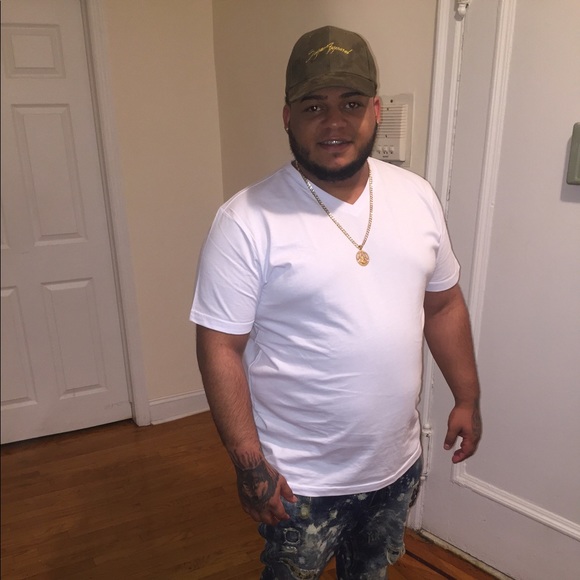 Carlos Canela - Poshmark Profile Picture of Carlos Canela (@carlitocanela27) on Poshmark