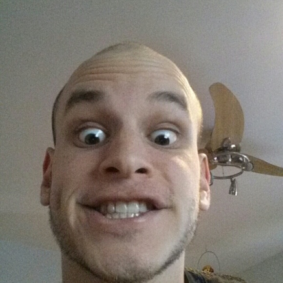 Profile Picture of Andrew Dardick (@mursemurse) on Poshmark
