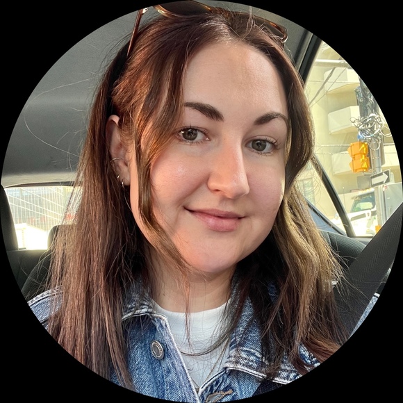 Profile Picture of Mackenzie Pearn (@mp_o) on Poshmark