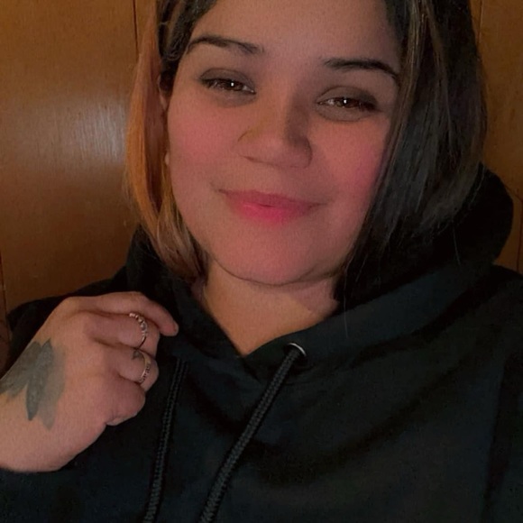 Profile Picture of Crystal jorge Aranda (@hisqueen3338) on Poshmark