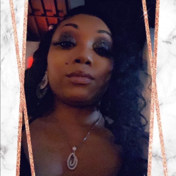 Profile Picture of Rushelle Allen (@shellz13) on Poshmark