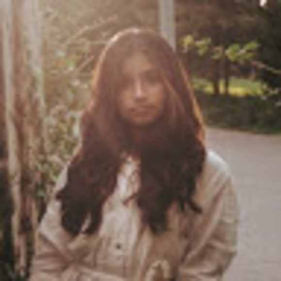 Profile Picture of Rivkah Moinzadeh (@rikkimoin) on Poshmark