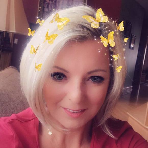 Profile Picture of Anita Janiszewski (@anitajaniszewsk) on Poshmark
