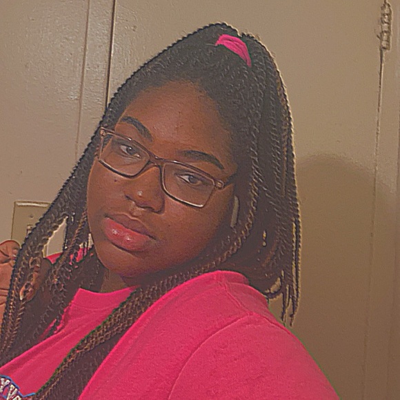 Profile Picture of Mirabelle Mirabelle (@bellenaba123) on Poshmark