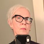 Profile Picture of Susan Clements (@yellowdoorhouse) on Instagram