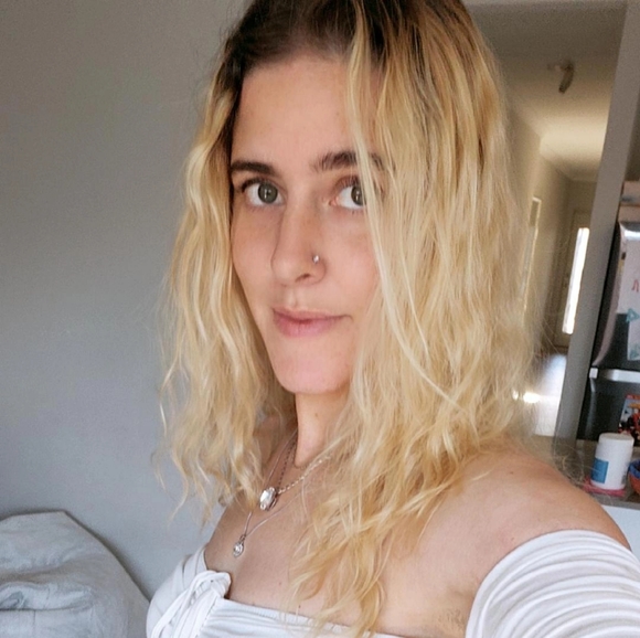 Profile Picture of Tabatha Malpass (@tabzamito) on Poshmark
