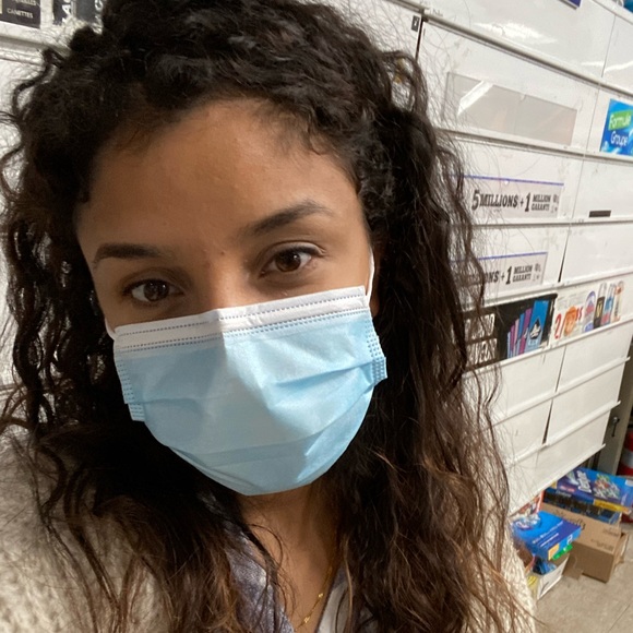 Profile Picture of Khouloud Tlili (@khouloudtlili) on Poshmark