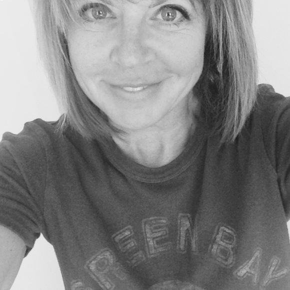 Profile Picture of Chris Deger (@chrisepoo) on Poshmark