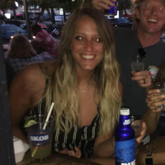 Profile Picture of Alyssa Fowler (@a_fowler) on Poshmark